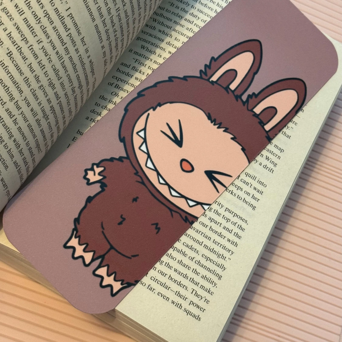 Labubu bokmärke  - 2