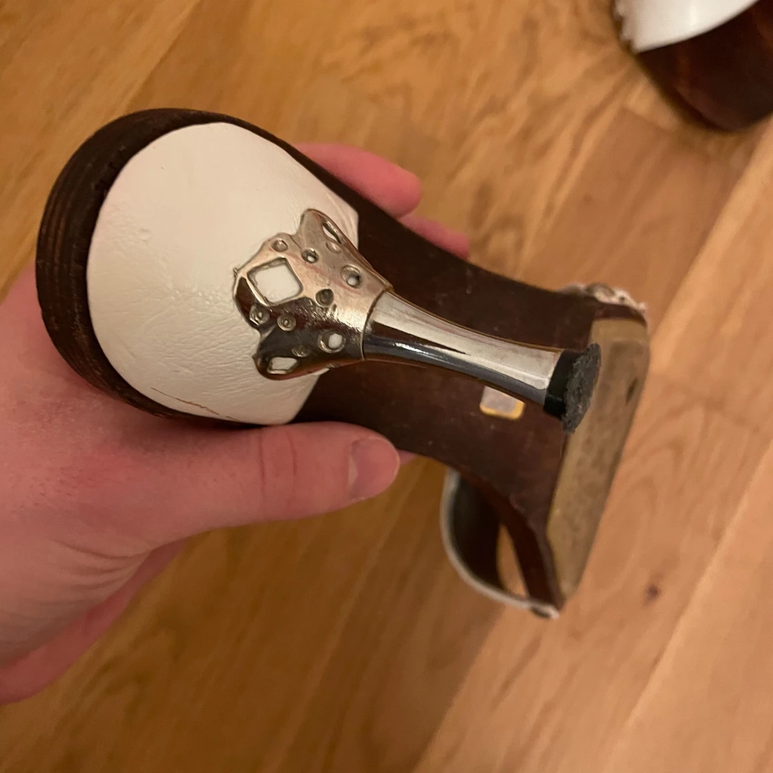 Vita sandaler med klack från Nelvas - 2