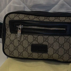 GG beige waist bag  - Kontakta mig vid intresse, pris kan diskuteras.