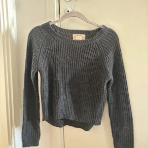 Stickad tröja - Stickad tröja från ambiance, inte använd då den är för liten för mig. Storlek S men skulle säga xs💗