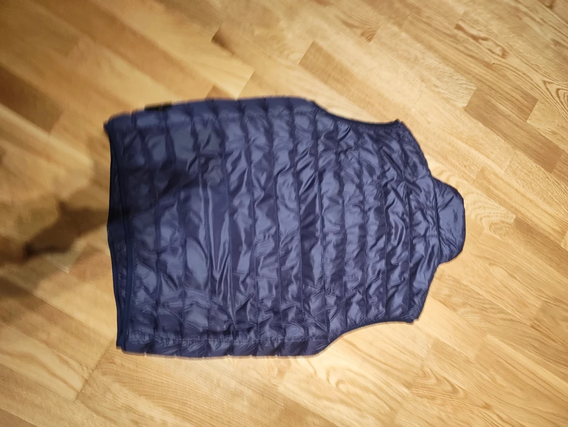 Mörkblå dunväst från Stone Island - 1