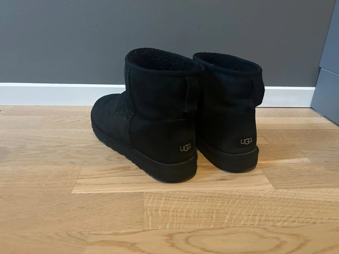 Svarta UGGS herr - 1