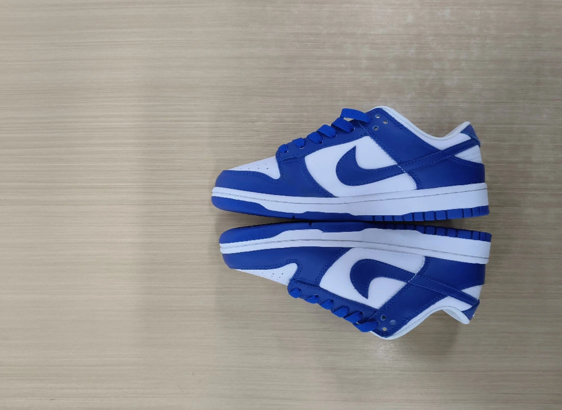 Nike Dunk Low blå och vita sneakers - 3