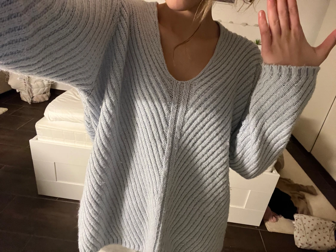 Ljusblå stickad kofta från Mango - 1