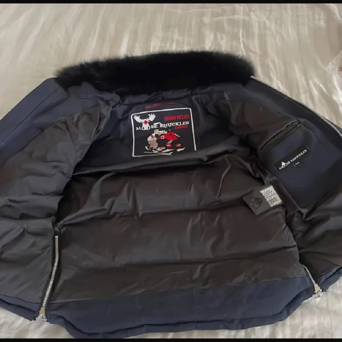 Mörkblå dunjacka Moose Knuckles - 1