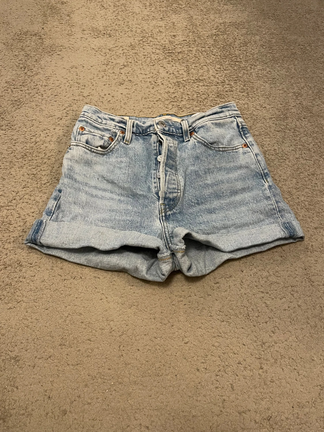 Levi’s shorts