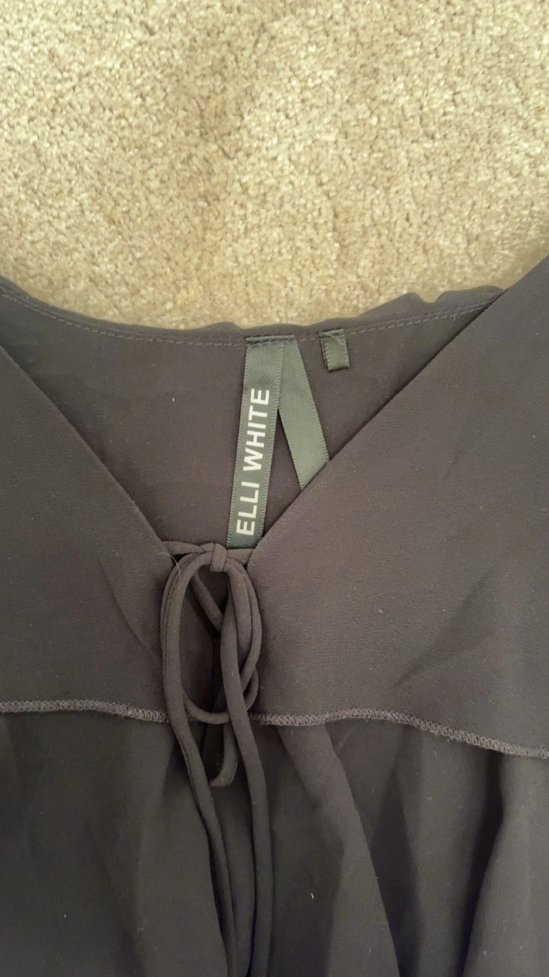 Svart volangtop från Elli White - 3