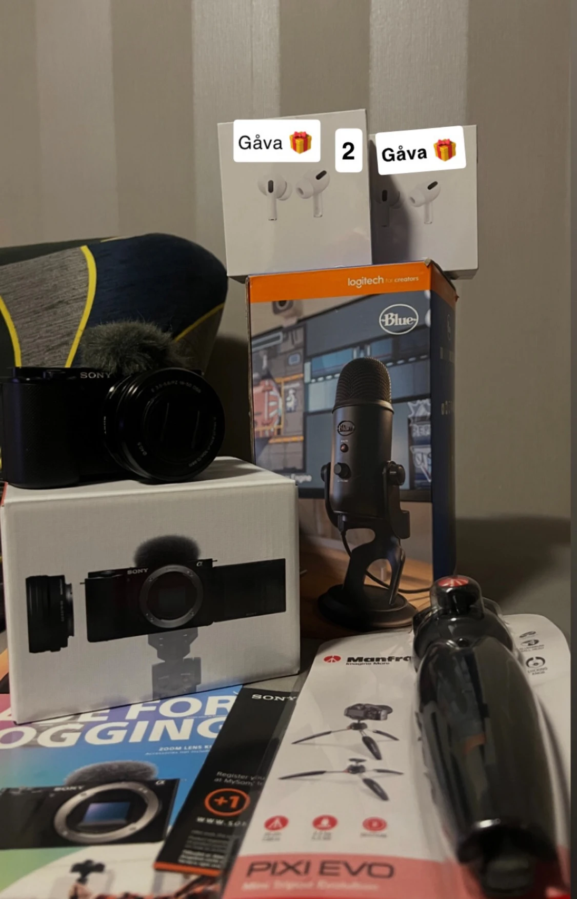 Sony ZV-E10 Vlog Camera Kit