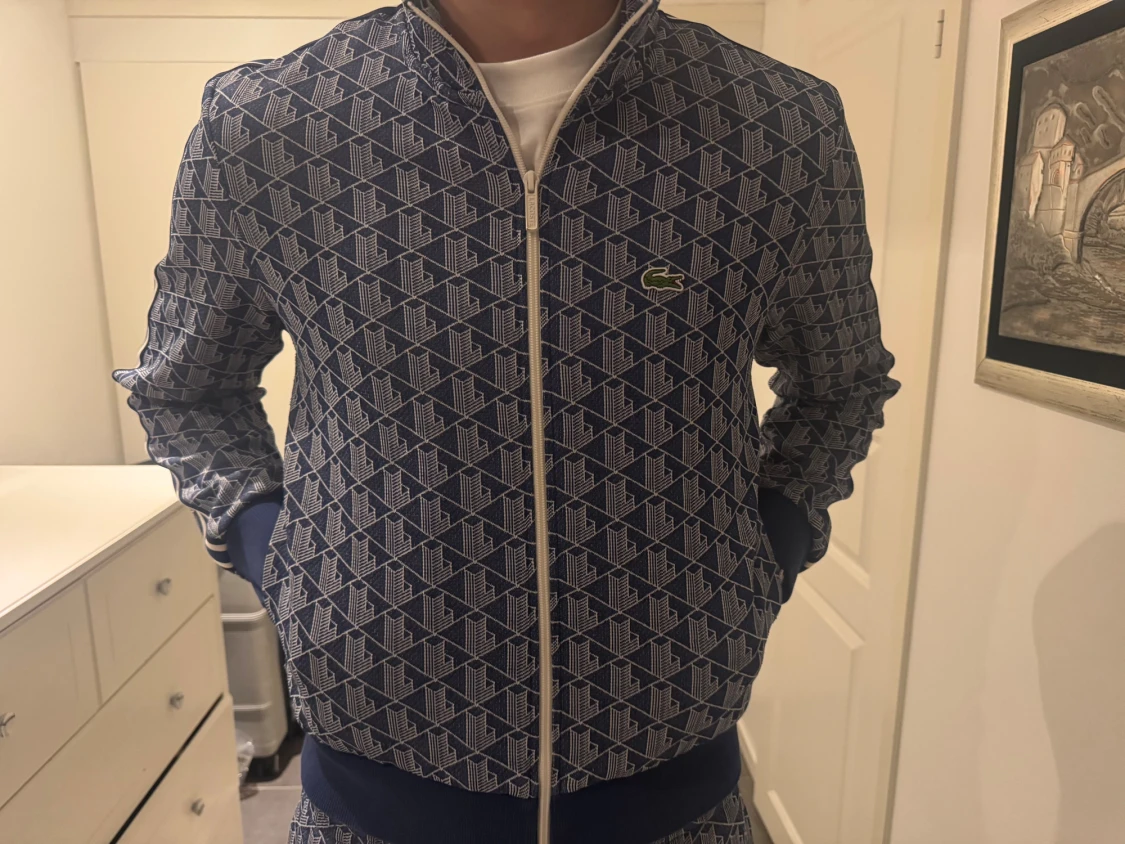Både byxor och tröja Lacoste Tracksuit
