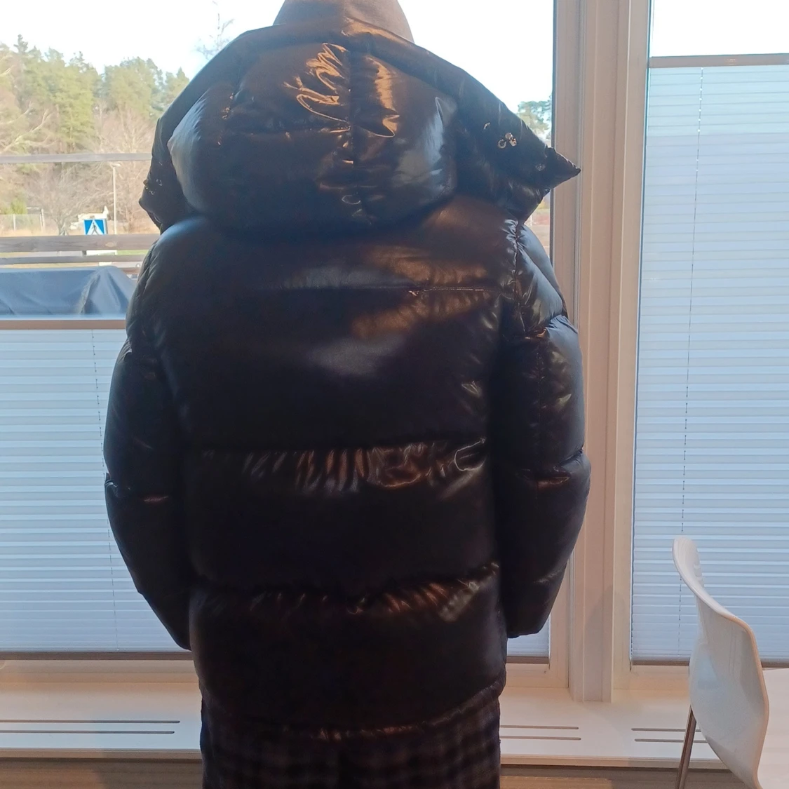 Svart Moncler dunjacka med huva - 2