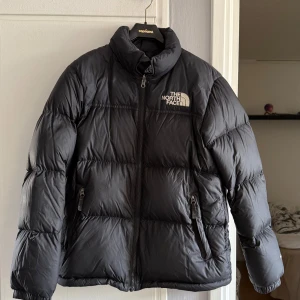 Puffer jacka - Puffen jacka the north face! Storlek cl från junior avdelning. Motsvarar xs/s🙌🏽Köpt för runt 2500, bra skick!