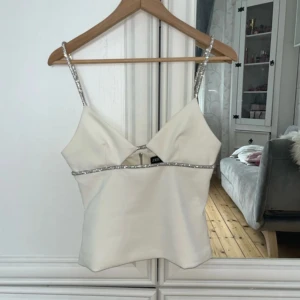 Fets topp - Supersnygg fest topp från Zara, storlek M men passar S , aldrig använd bara testad☺️