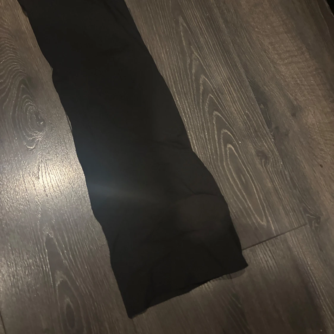 Svarta kostymbyxor med utsvängda ben  - 1