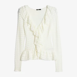 Blus - säljer denna snygga blus. Använd 1 gång!