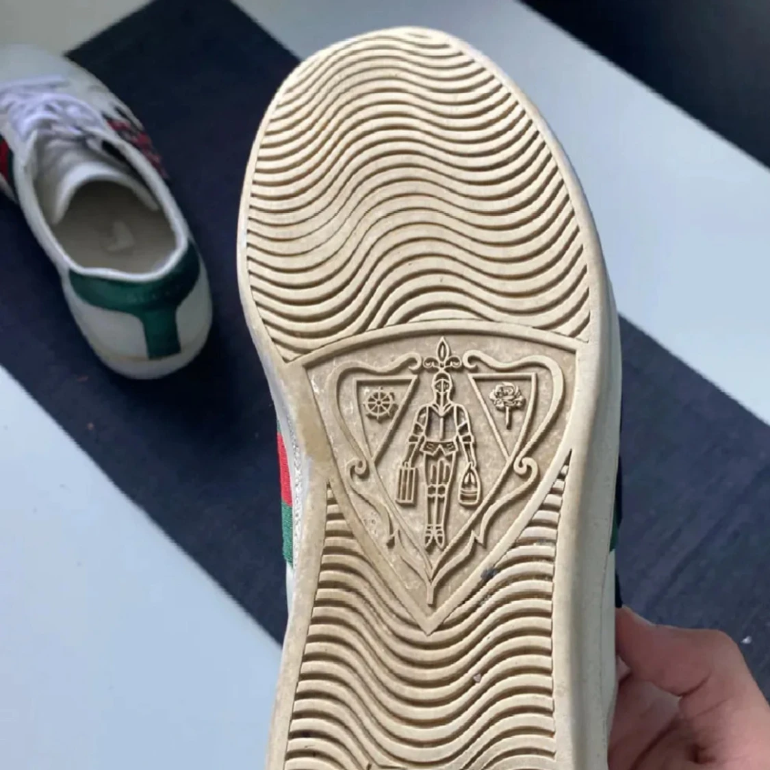 Gucci vita sneakers med orm brodyr - 2