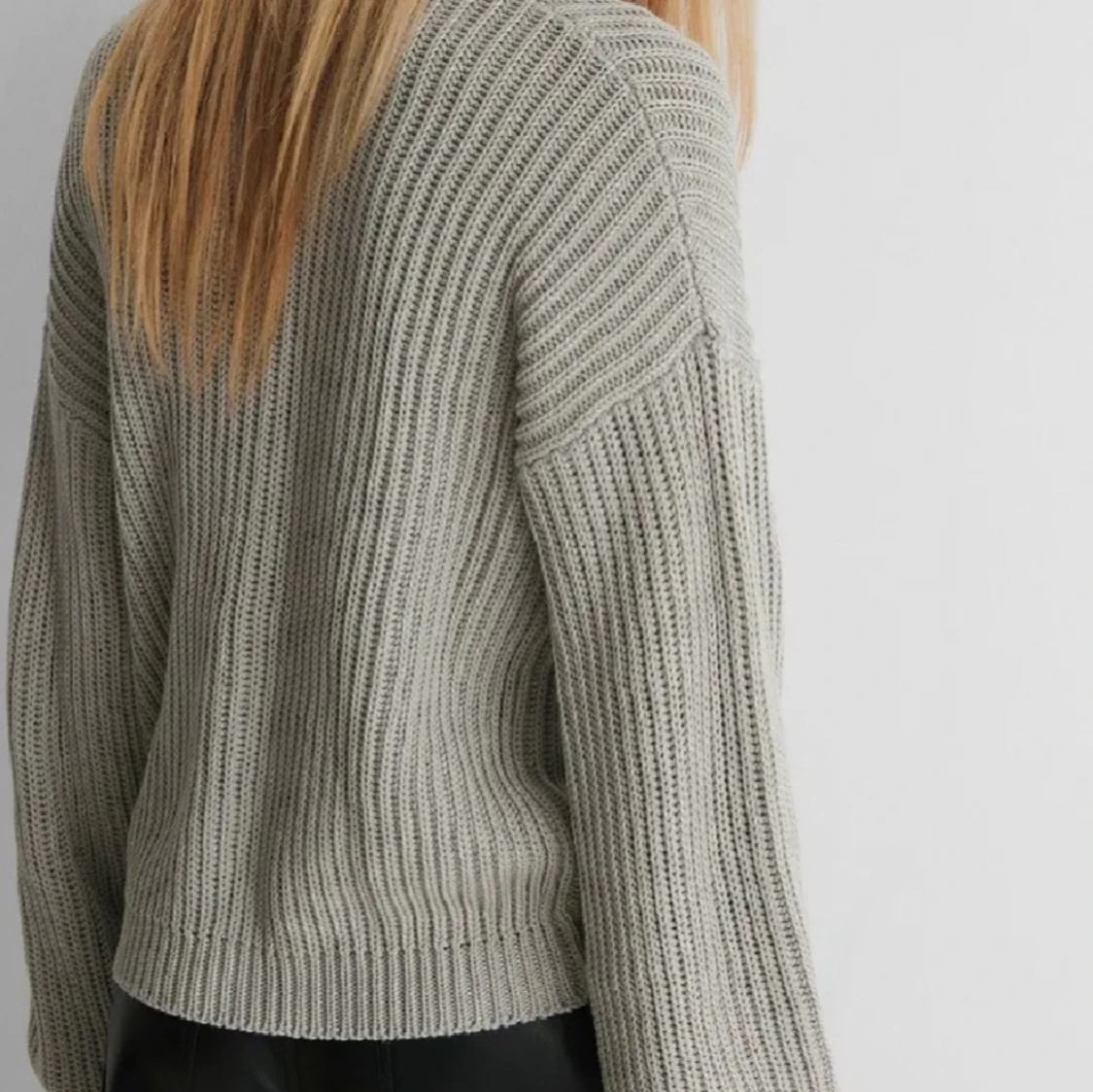 Grå stickad polotröja från NA-KD - 4