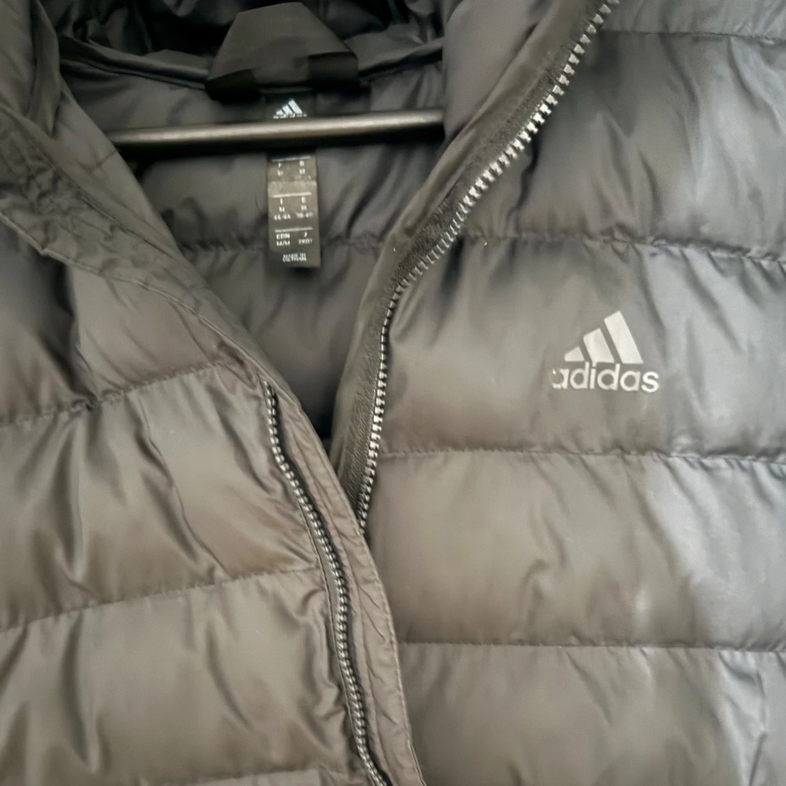 Svart pufferjacka från Adidas - 1