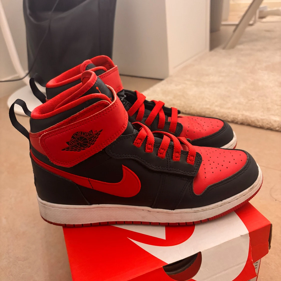 Nike Air Jordan 1 High röd/svart - 1