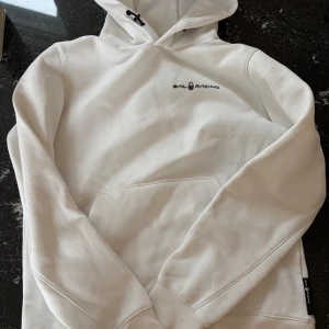 Vit hoodie  - Helt ny aldrig använd vit hoodie storlek M