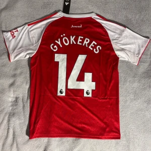 Gyökeres Arsenal fotbollströja - Helt ny Gyökeres Arsenal fotbollströja i storleken S