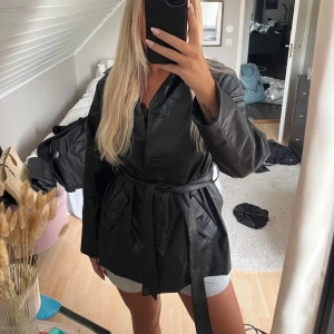 Skinnjacka - Från Zara, aldrig använd med prislapp kvar. Nypris 559kr.