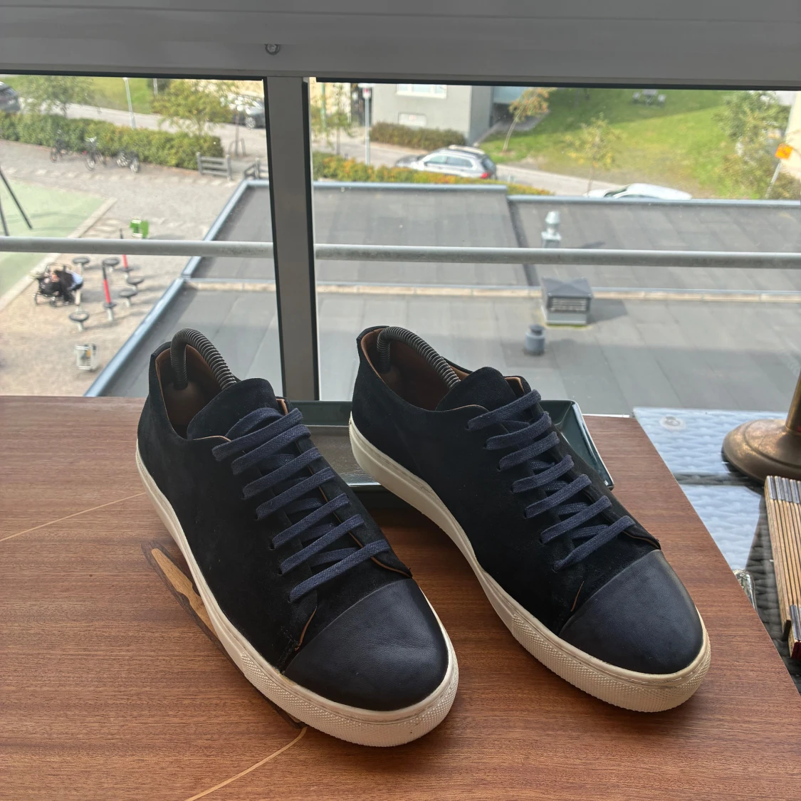 Human Scales Mockaskor  - 3