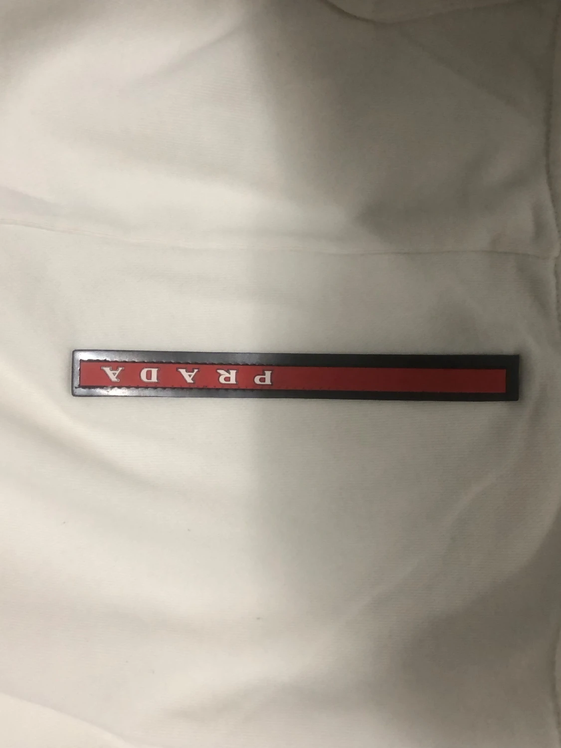 Vit hoodie från Prada med logga