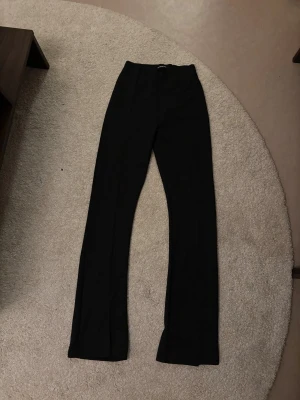 Byxor med slits - Helt nya byxor med prislapp kvar