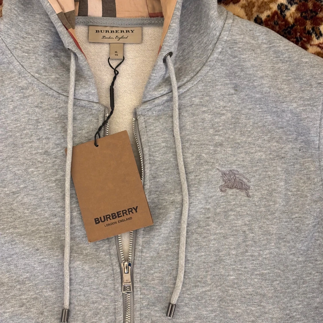 Grå Burberry hoodie med dragkedja XL - 1