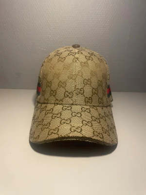 GG Keps - Justerbart spänne 