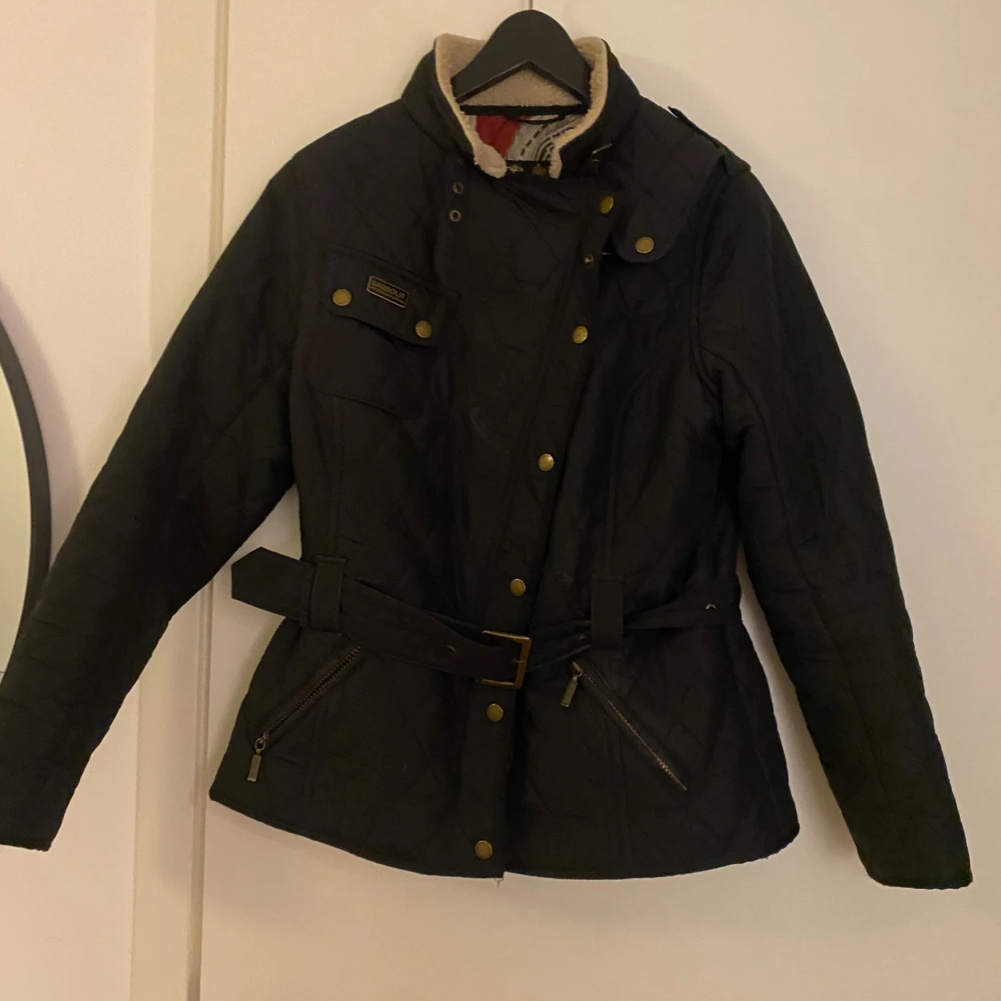 Svart quiltad jacka från Barbour - 1