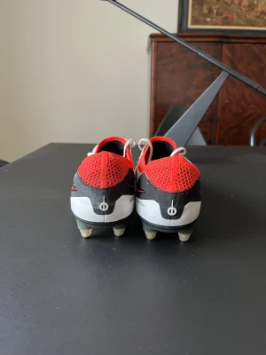 Nike Tiempo Legend fotbollsskor SG-PRO - Nike Tiempo SoftGround-PRO. Använts fåtal gånger. Storlek 42,5. Skriv gärna om ni har frågor!!