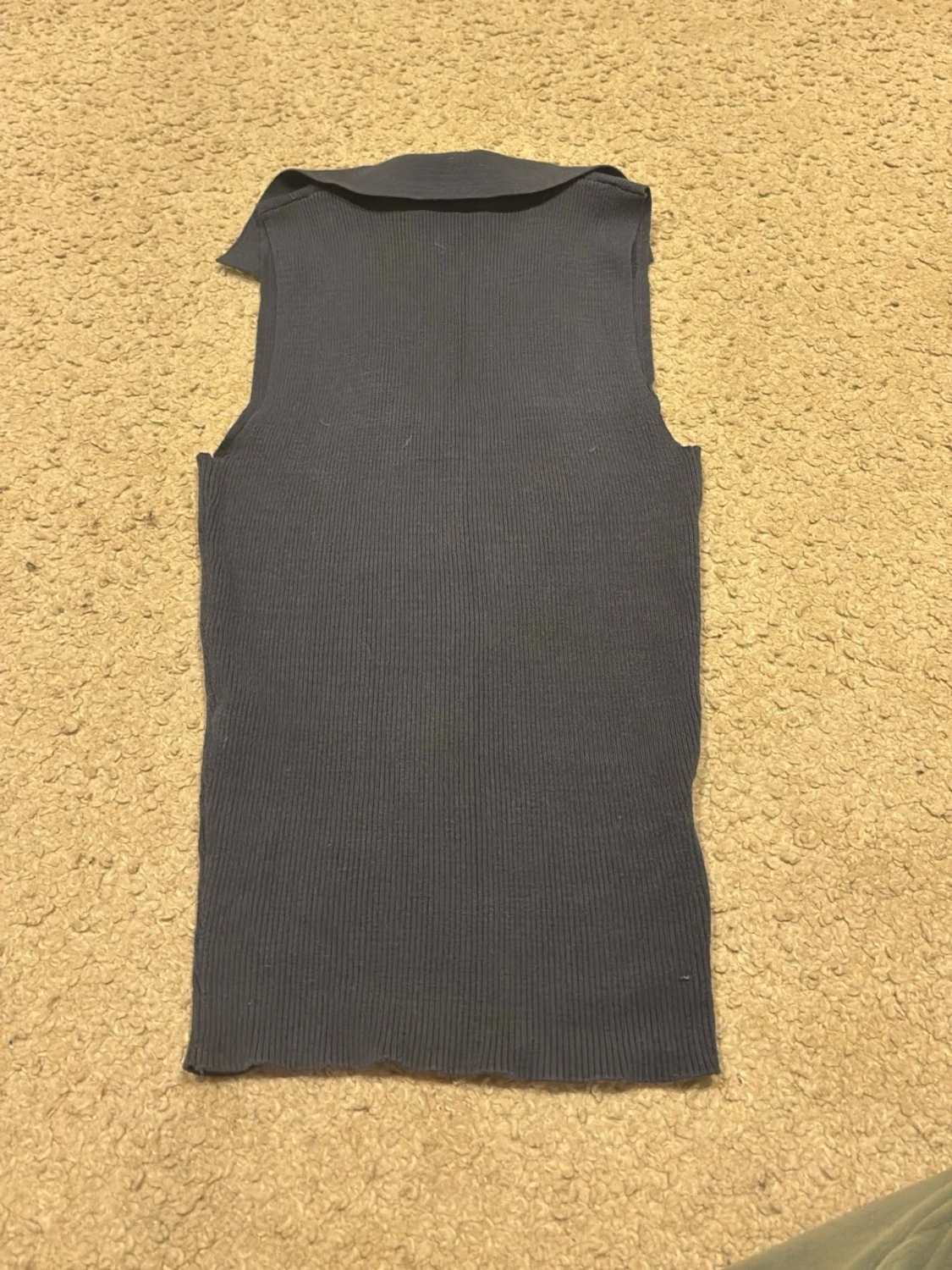 Mörkblå ribbad ärmlös polotopp - 1