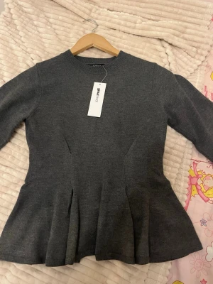 Fin stickad tröja Gina Tricot - Helt ny!!!! Prislapp kvar!