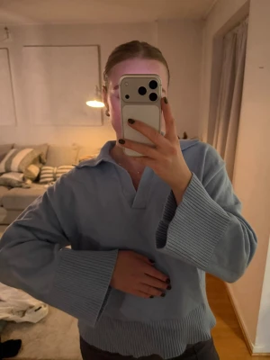 Tröja Gina tricot - Snygg tröja från Gina i en fin blå färg, storlek M