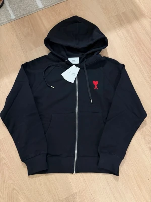 Ami Paris zipper - Only tried on! Never got to use it and it was just in my wardrobe