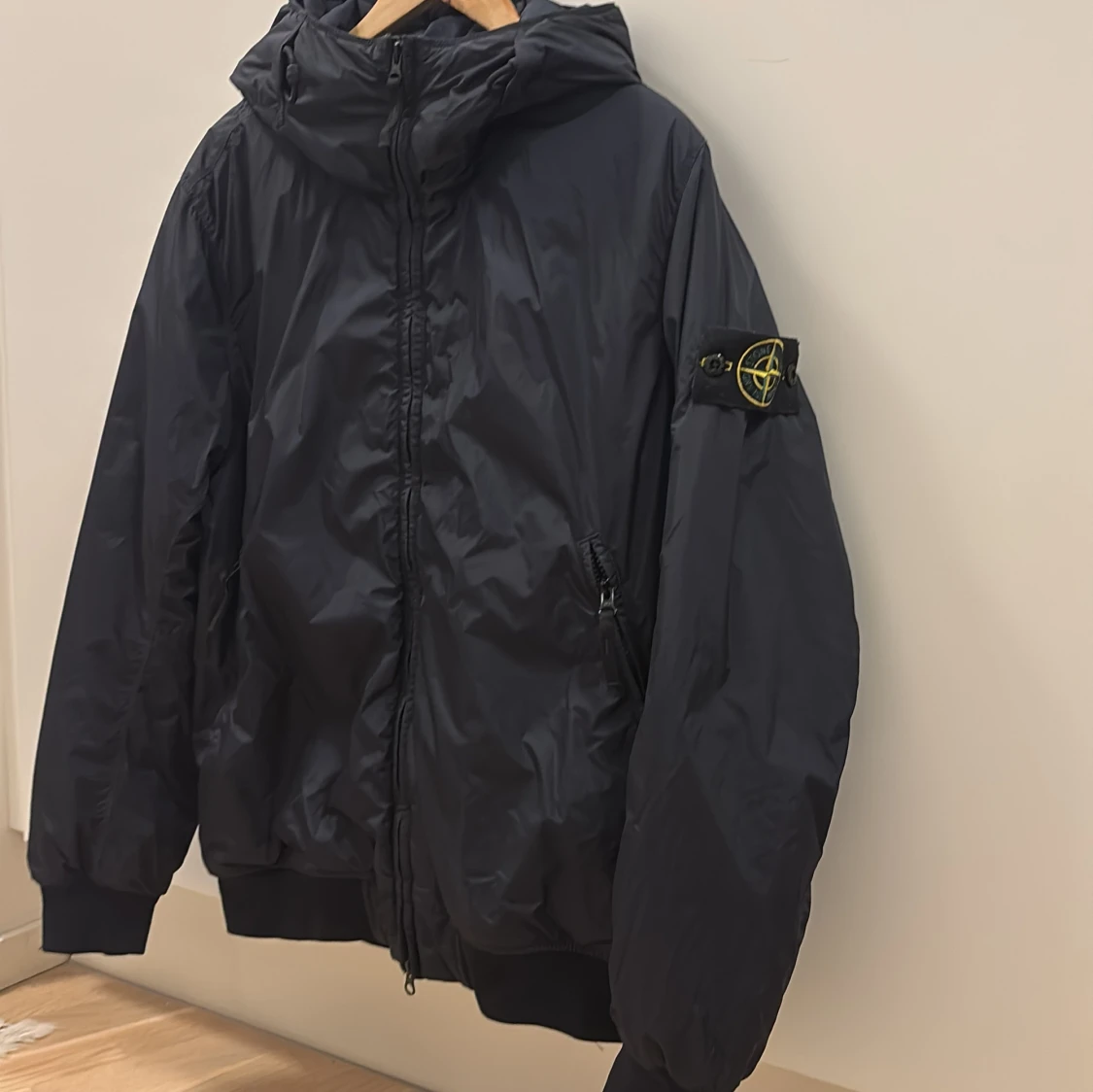 Mörkblå jacka från Stone Island