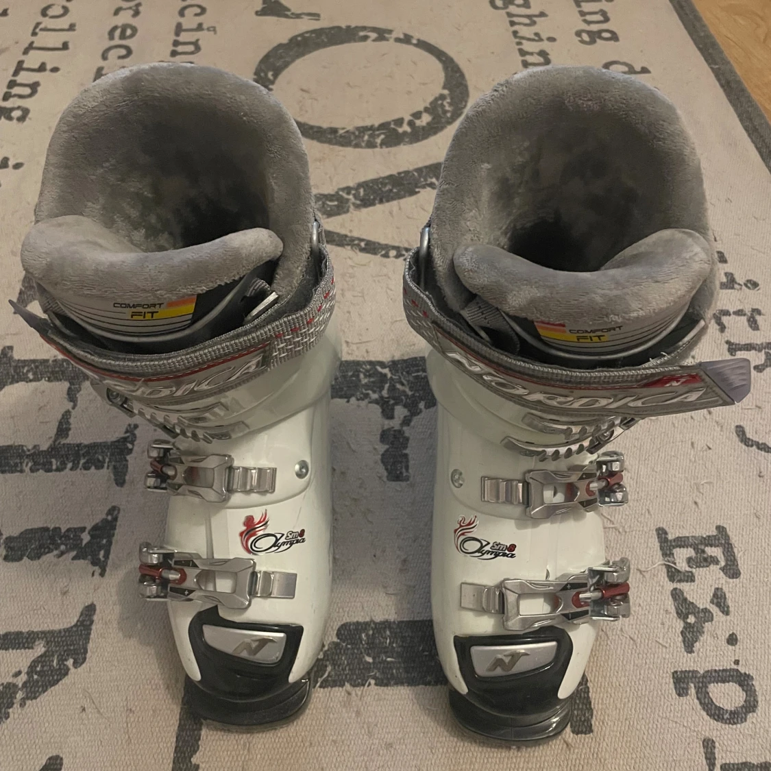 Nordica vita skidpjäxor med spännen - 4