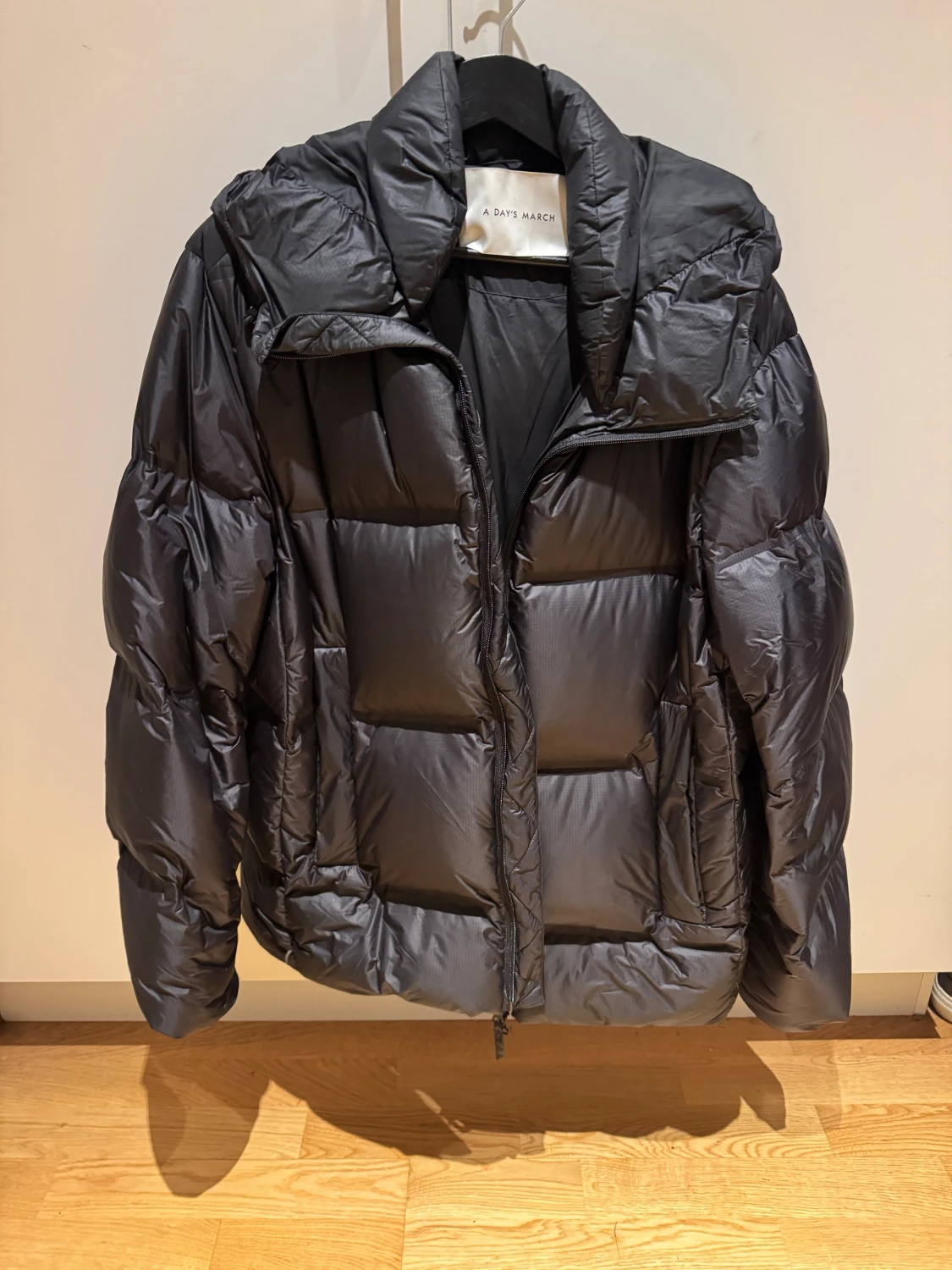 Svart pufferjacka från A Day's March