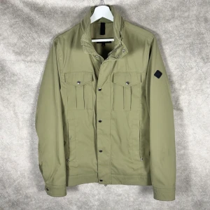 J.Lindeberg Jacka | S - J.Lindeberg Bailey Jacket | Grymt skick! | Storlek S | Modellen är 185 och väger 65kg | INGA BYTEN | Fraktar spårbart eller möts upp i Täby 