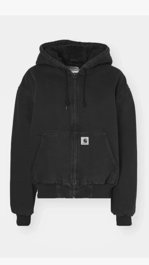 Carhartt WIP - Säljer min mysiga Carthartt jacka, Oanvänd och perfekt för kallare väder.🤍orginal pris 2995.(Inte mina bilder!)