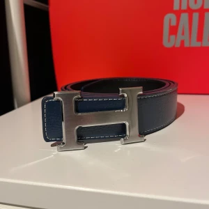 Bälte - Tja säljer nu detta H spänne bälte, de är använt ett fåtal gånger och är som nytt. Bara att fråga om mer bilder.