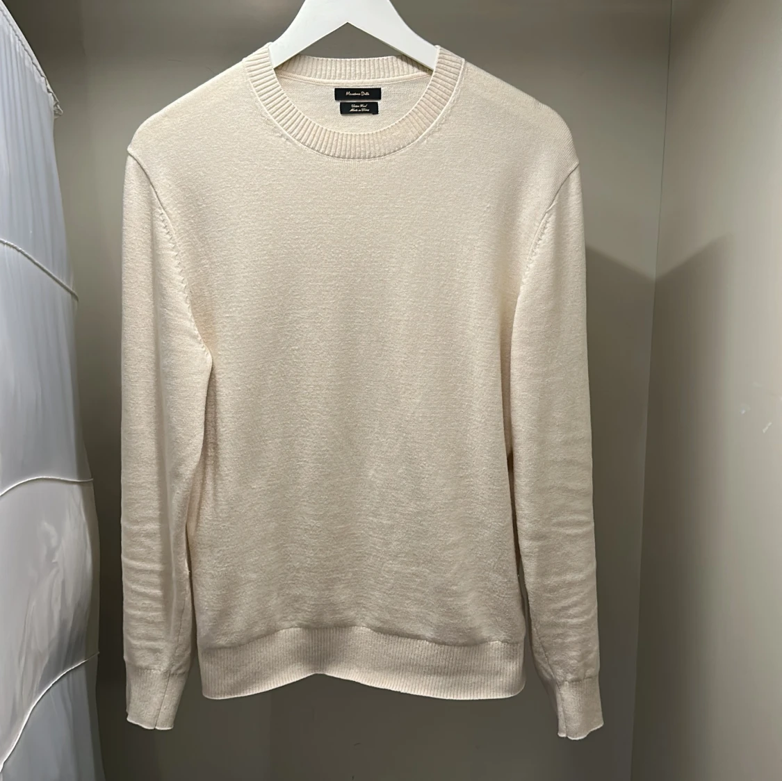 Beige stickad tröja Massimo Dutti