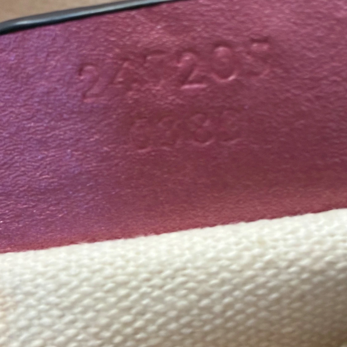 Gucci handväska med rosa detaljer - 1