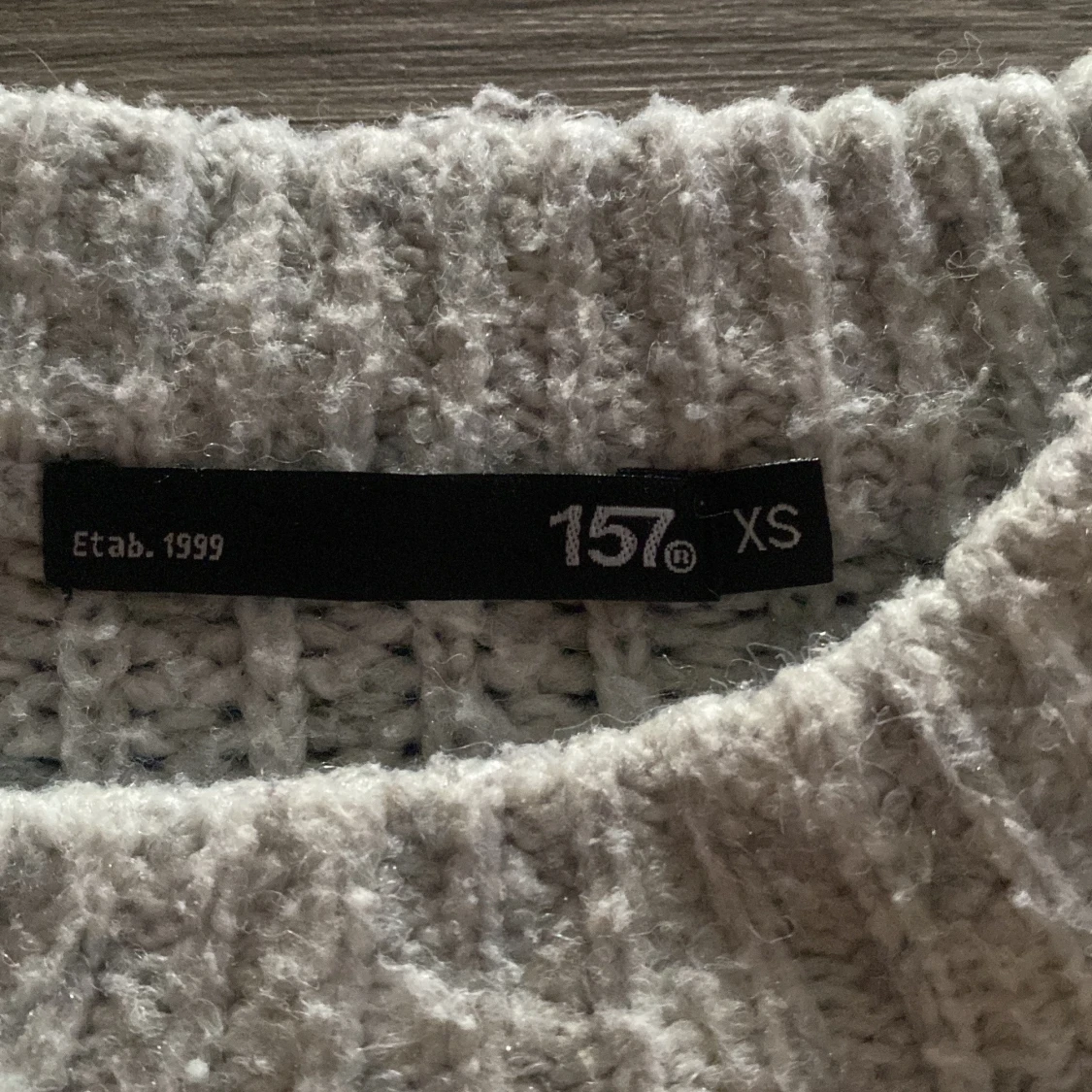 Grå stickad tröja från 157 XS - 1