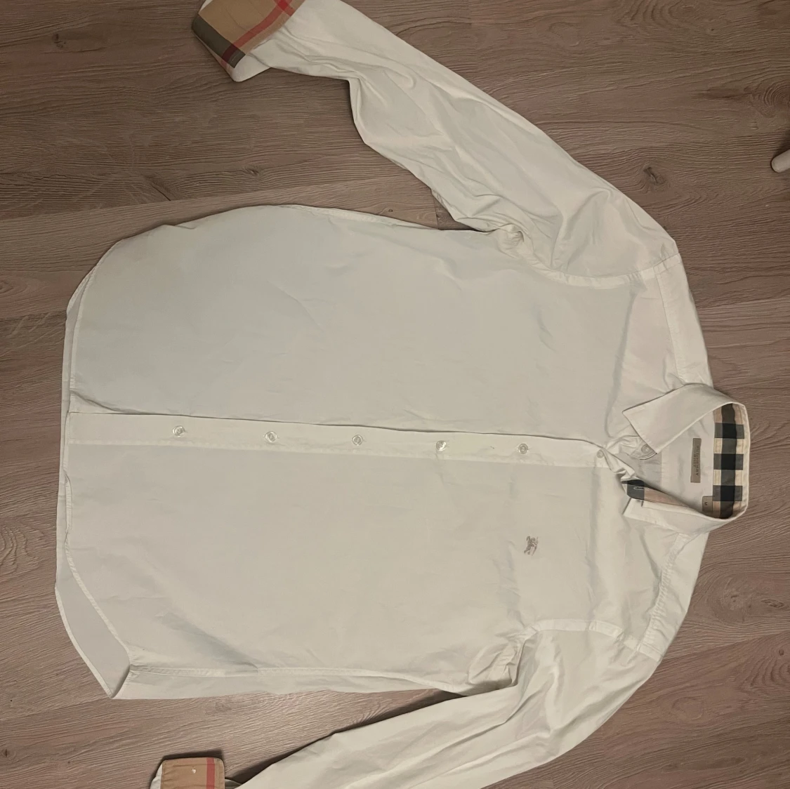 Vit Burberry skjorta med rutig krage - 1