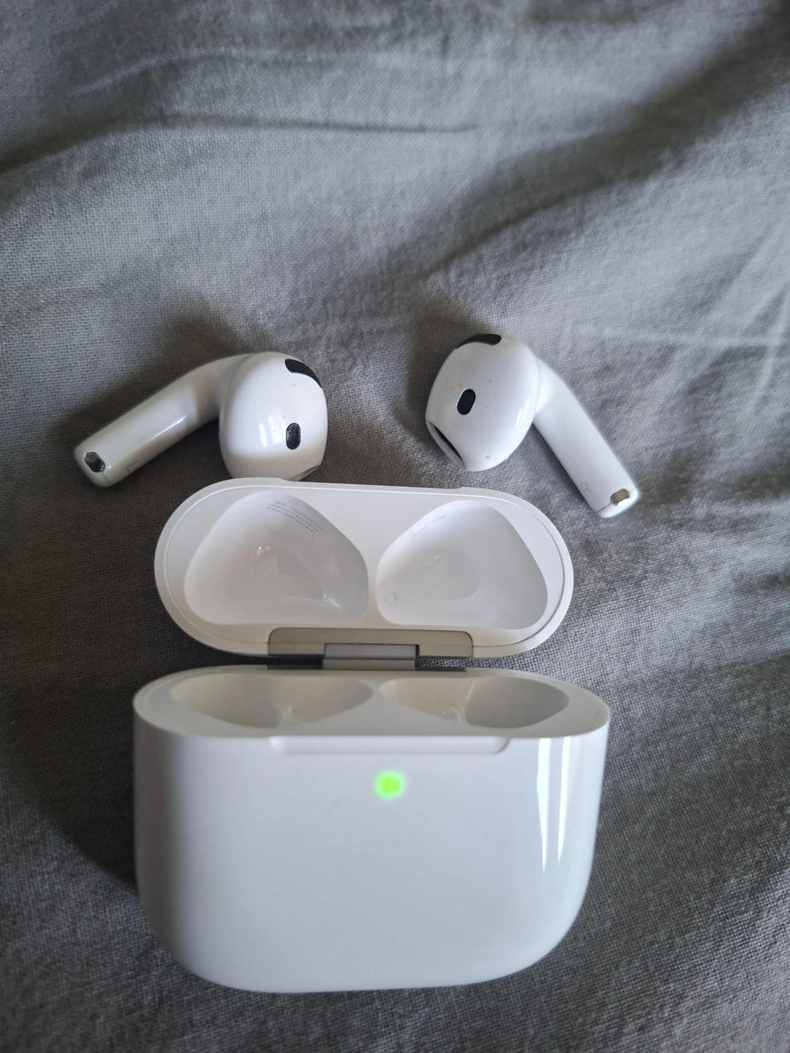 Apple AirPods 4 (ANC) - 3