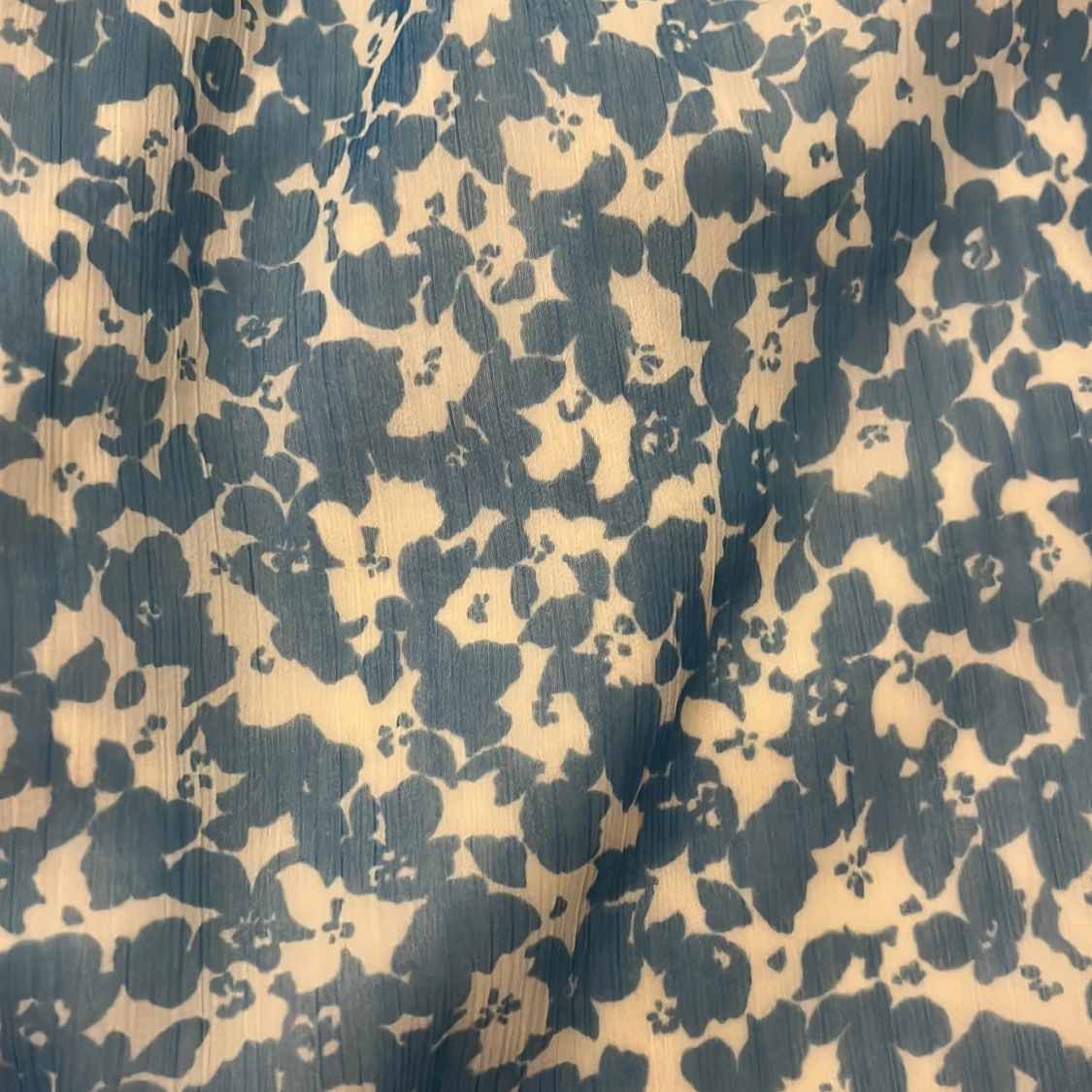 Blommig blå kort klänning Vero Moda - 3