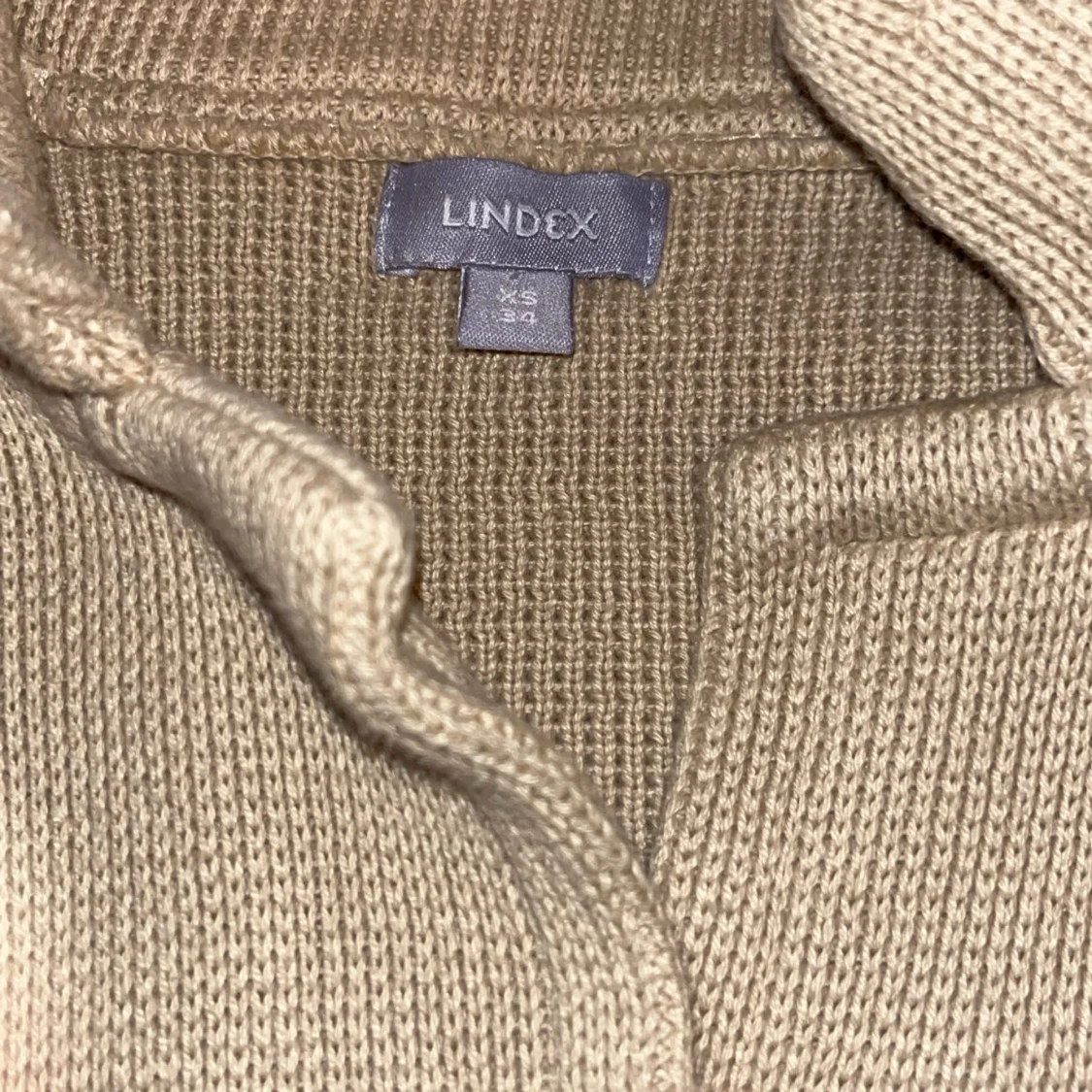 Beige stickad kofta från Lindex - 2