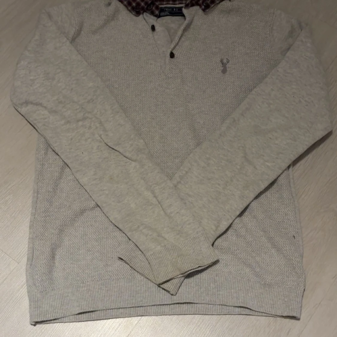 Grå pikétröja med rutig krage från Next